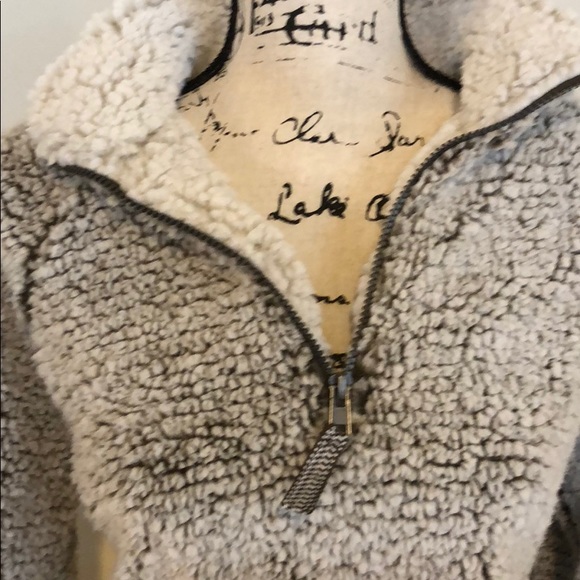NWT Cozy Sherpa Fleece Pullover!! - Picture 2 of 5